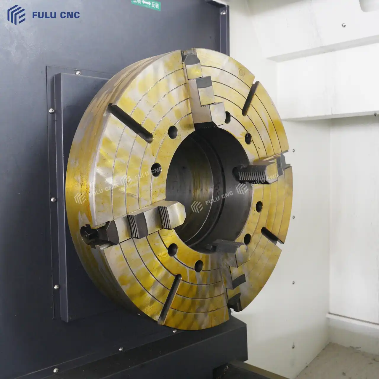 pipe thread cnc lathe qk1332 4-jaw chuck